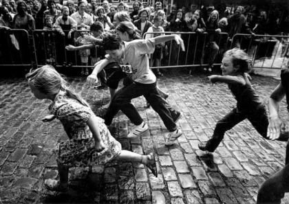 De jongste deelnemers aan de  Zwembadpaskampioenschappen. (Foto: Eddy Posthuma de Boer)